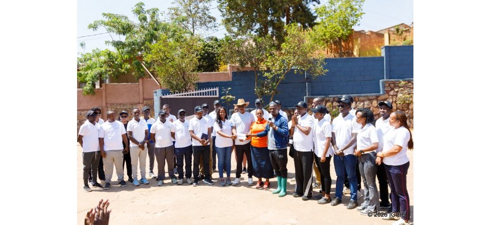 Akagari ka Kagina kahawe inkunga yo kwishyurira abaturage 300 ubwisungane mu kwivuza