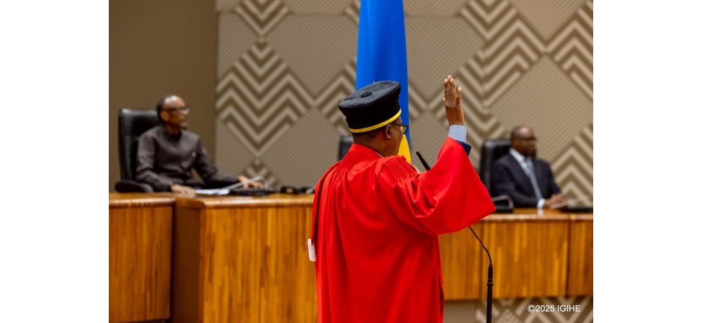  Dr. Didace Nshimiyimana ubwo yarahiriraga kuba Umucamanza mu Rukiko rw’Ubujurire