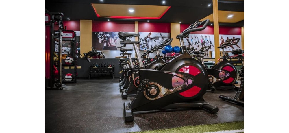 Zonefitness Gym ifite ibikoresho bitandukanye by’ingororamubiri