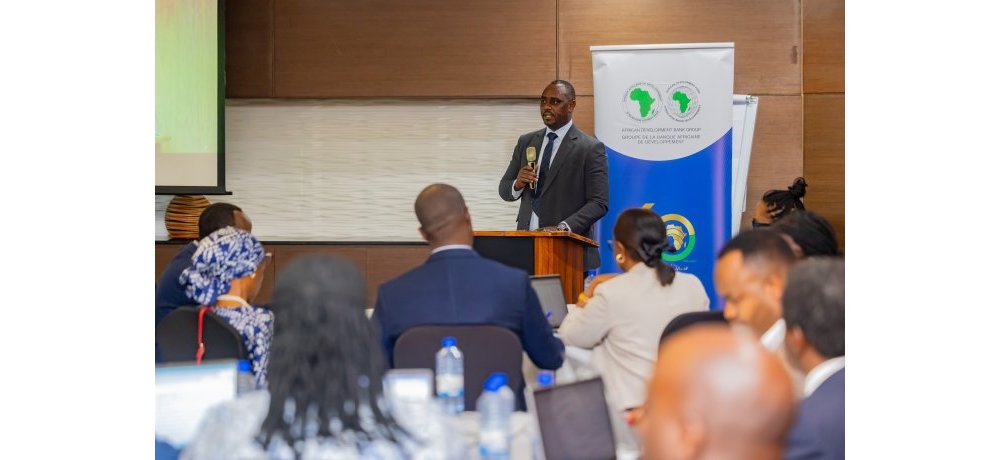 Umuyobozi Mukuru ushinzwe urwego rw’Imari n’Iterambere muri Minisiteri y’Imari n’Igenamigambi (MINECOFIN), Gerald Mugabe, yagaragaje ko Leta y’u Rwanda yiteguye gukomeza kunoza imikorere y’imishinga 
