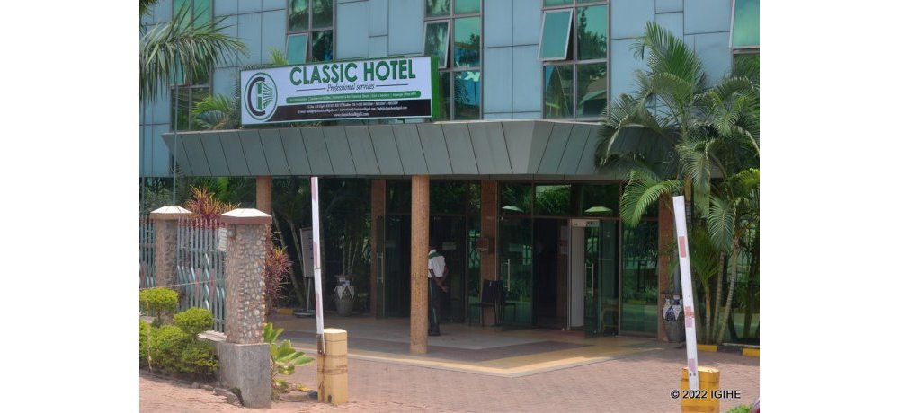 Classic Hotel Kigali iherereye Sonatubes ku muhanda ugana kuri UNILAK