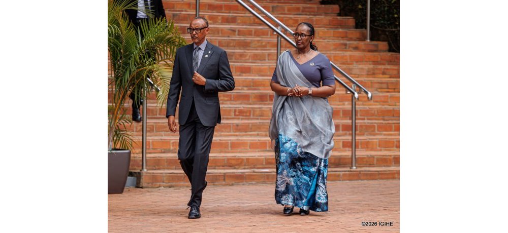 Perezida Kagame na Madamu Jeannette Kagame bagera ku Rwibutso rwa Jenoside rwa Kigali ku Gisozi