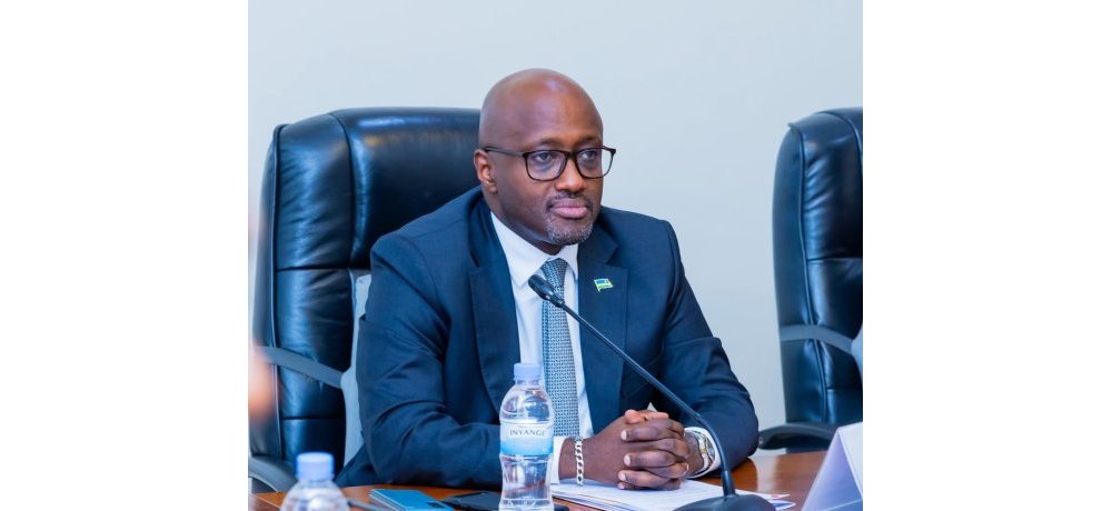 Minisitiri Nduhungirehe yagaragaje ko u Rwanda rudakeneye u Burundi mu biganiro by’ubuhuza hagati yarwo na RDC