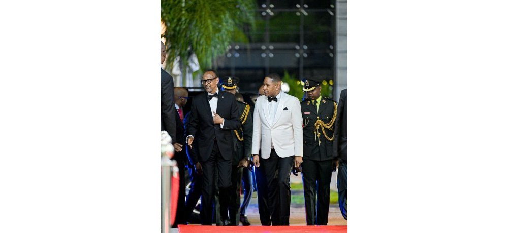 Perezida Kagame yakiriwe ku meza na mugenzi we wa Botswana