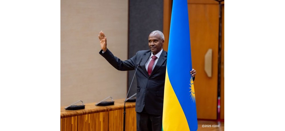 Dr. Charles Murigande yarahiriye kuba Umusenateri