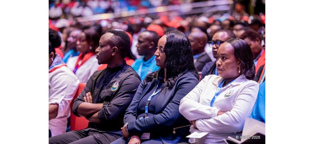 Guverineri wa Banki Nkuru y’u Rwanda, Soraya Hakuziyaremye akurikiye ijambo rya Perezida Kagame