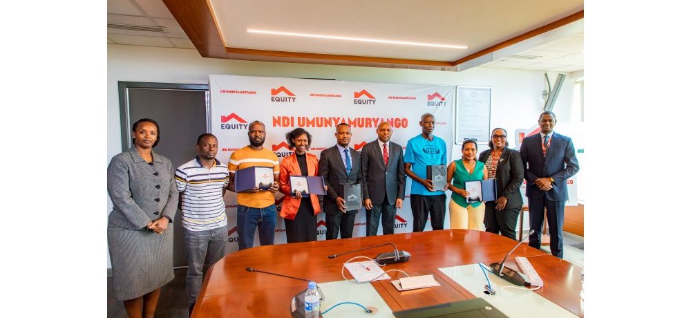 Equity Bank yahembye abantu babaye indashyikirwa mu gutanga serivisi za Equity Bank