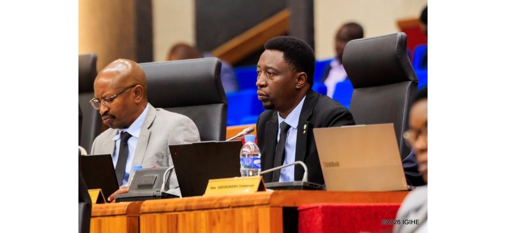Senateri Habineza yagaragaje ko ibiciro ku masoko bikomeje gutumbagira, bityo hakenewe ingamba zo kongera ubushobozi bw’Umunyarwanda bwo kugura
