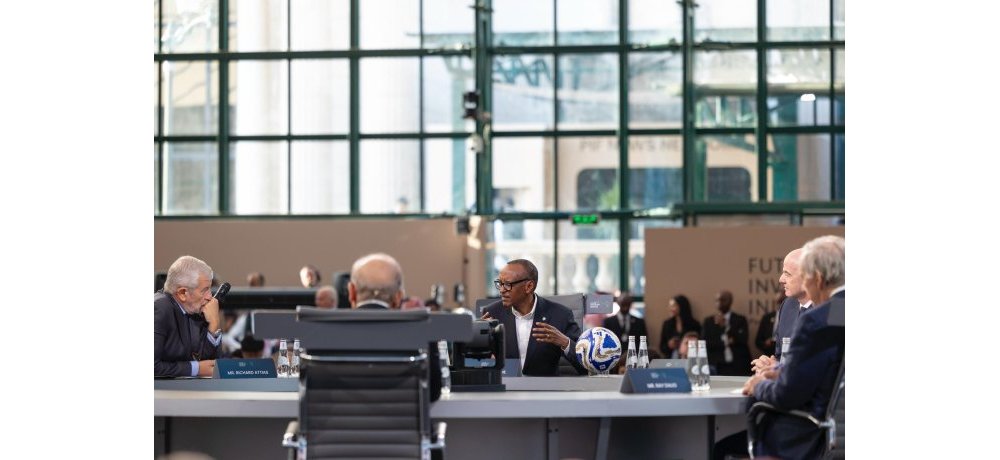 Perezida Kagame yabigarutseho mu kiganiro yahuriyemo n’abandi bakuru b’ibihugu batandukanye