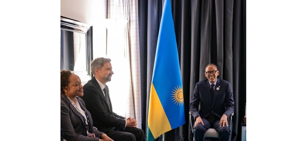 Perezida Kagame yaganiriye na Perezida wa IFAD, Álvaro Lario baganiriye ku butwererane busanzweho hagati y’impande zombi