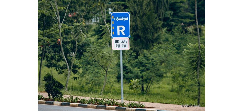 Ku mihanda hari ibyapa bigaragaza ko hari ibice runaka byahariwe bisi