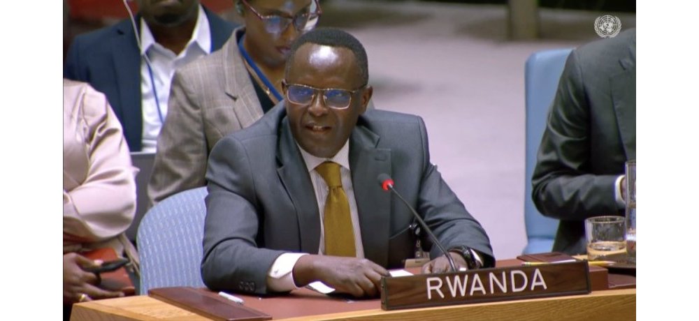 Amb. Martin Ngoga yavuze ko u Rwanda rwiyubatse nyuma ya Jenoside yakorewe Abatutsi binyuze mu gushyira imbere ukuri, ubumwe n’ubwiyunge