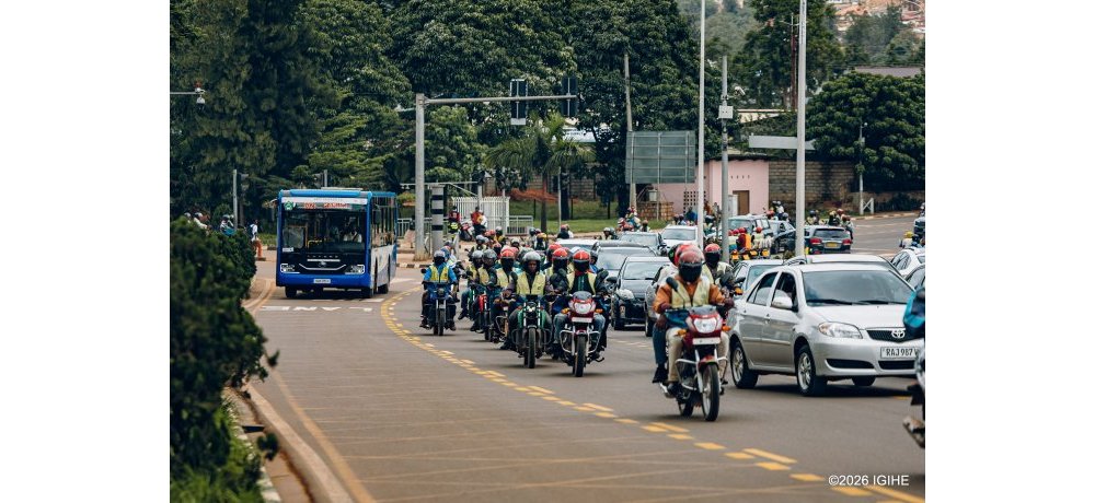 Ubu kugenda muri Bisi byatangiye guhinduka amahitamo ya benshi cyane ko nta kikizitambika imbere
