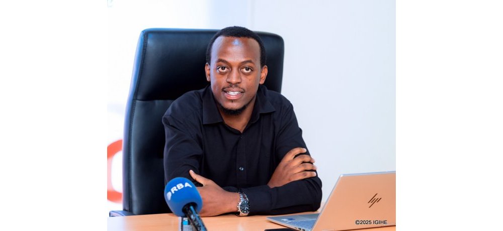 Umukozi ushinzwe ibikorwa by’ubucuruzi mu Kigo gitanga Serivisi zo guhererekanya amafaranga hifashishijwe ikoranabuhanga, RSwitch, Gombaniro Herve Christian asobanura akamaro ka “eKash”