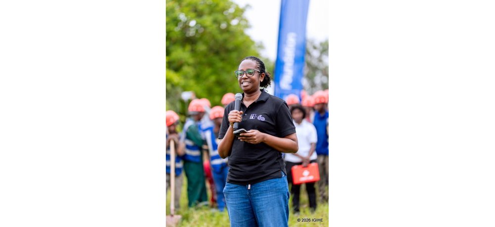 Umuyobozi Mukuru wa Banki ya Kigali Dr Diane Karusisi yavuze ko bazakomeza gutera ibiti igihugu cyose