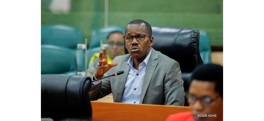 Senateri Evode Uwizeyimana yagaragaje ko hari raporo yagaragaje ko mbere 1991 Abanyarwanda baravuze ko barambiwe ubutegetsi bwariho