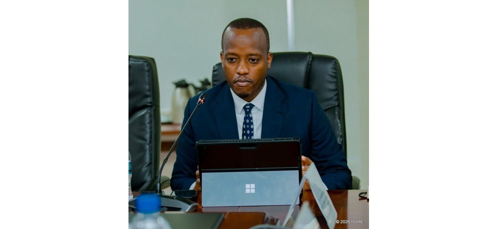 Umuyobozi Mukuru wa RSSB, Regis Rugemanshuro, yavuze ko mu myaka 10 Abanyarwanda bose bazaba bazigamira izabukuru