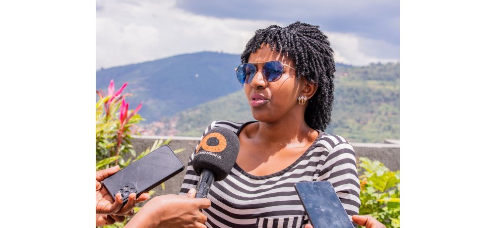 Nyiransabimana Cécile uhinga inyanya, poivron na ‘concombre’ muri ‘greenhouse’  mu Karere ka Nyanza yavuze ko na bo bahura n’ibiza nk’abandi  bikabatera igihombo