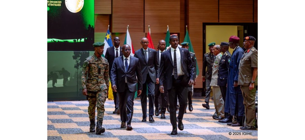 Ubwo Perezida Kagame yageraga mu Intare Arena yabereyemo iyi nama