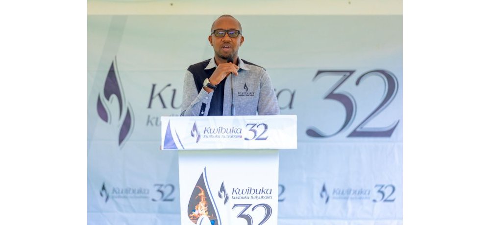 Umuyobozi w’Akarere ka Kirehe, Rangira Bruno, yashimiye EAX ku bwo kujyana abakozi bayo kwiga amateka ya Jenoside yakorewe Abatutsi i Nyarubuye