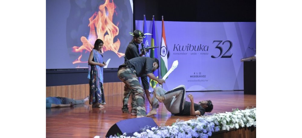 Abanyeshuri bakinnye umukiono ugaragaza amateka ya Jenoside yakorewe Abatutsi mu 1994