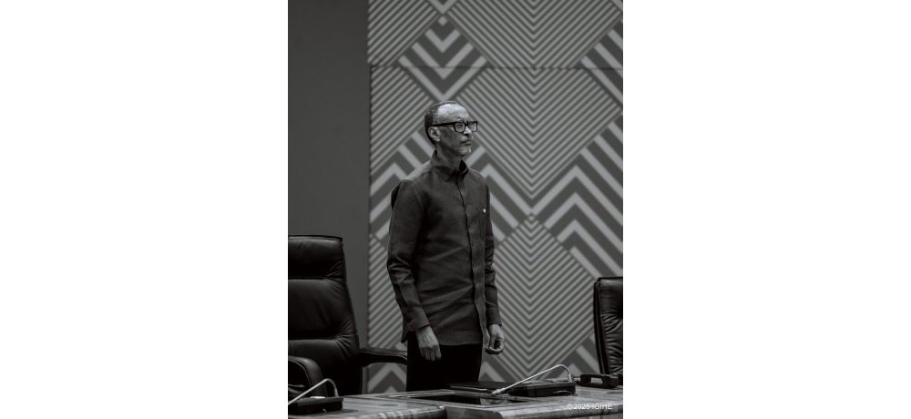 Perezida Kagame yakiriye indahiro z’abayobozi bashya baherutse gushyirwa mu myanya