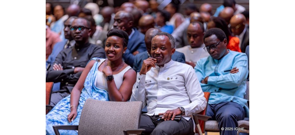 Minisitiri w’Ikoranabuhanga na Inovasiyo, Ingabire Paula, na Olivier Kabera wabaye Umunyamabanga wa Leta muri Minisiteri y’Ibikorwaremezo 