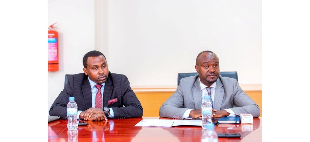 Me Ibambe Jean Paul (uri ibumoso) yavuze ko iyi mikoranire izatuma abanyamakuru basobanukirwa ibibareba ntibongere gutsitara ku mategeko