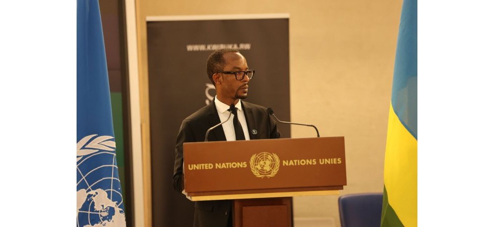 Umujyanama wa mbere muri Ambasade y’u Rwanda mu Busuwisi no mu mashami ya Loni ari i Genève, Edmond Tubanambazi, yagaragaje ko u Rwanda ruhaganyikishijwe n’iyi ntambara ikomeje gufata indi ntera mu Burasirazuba bwo Hagati