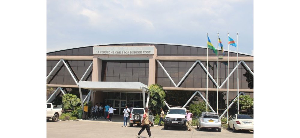Abarwanyi bose bataha banyuzwa ku mupaka munini wa Grande Barriere ’La Corniche’ uhuza Goma na Gisenyi