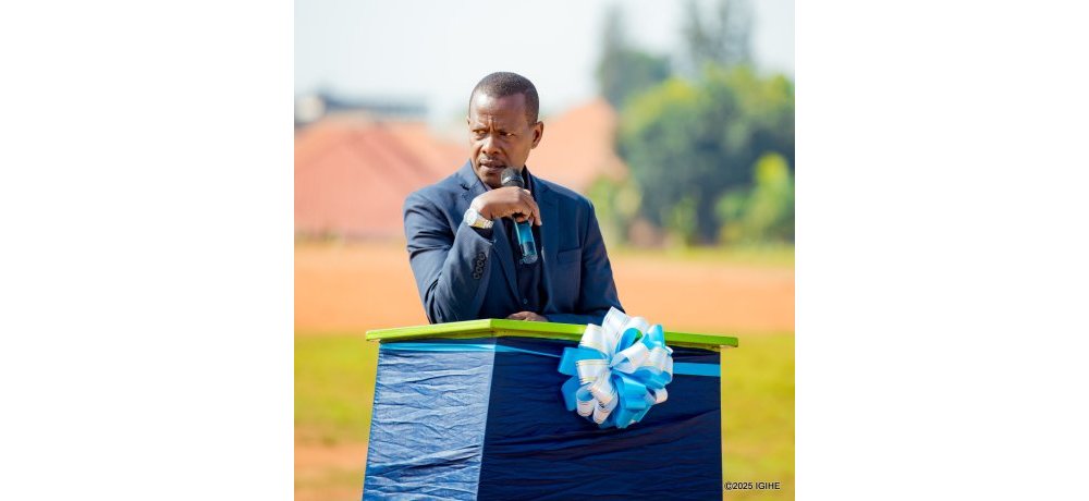 Umuyobozi w’Ibikorwa muri Dicel Security Company, Lt Col (Rtd) Sam Mwesigye, yashimiye ababyeyi bemeye kohereza abana babo kugira ngo bajye mu kazi ko gucunga umutekano