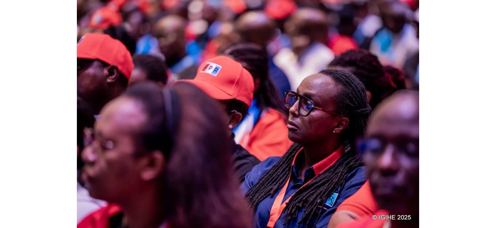 Umuyobozi wungirije wa RBA, Sandrine Isheja na we yakurikiye ijambo Perezida Kagame yagejeje ku banyamuryango ba FPR-Inkotanyi