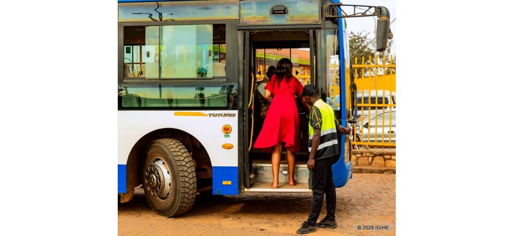 Ikigo cya Leta cyinjiye mu rwego rw’ubwikorezi rusange cya Ecofleet Solutions gifite abakozi mu bice bitandukanye baba bagenzura niba gutwara abantu biri gukorwa neza