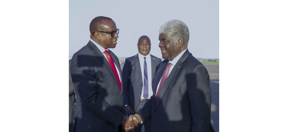 Minisitiri w’Intebe Robert Beugré Mambé yakiriwe na Minisitiri Bizimana