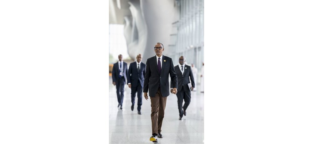 Perezida Kagame ari mu bitabiriye World Summit for Social Development yabereye muri Qatar