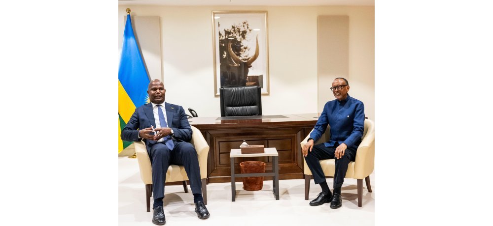 Perezida Daniel Chapo uri mu ruzinduko mu Rwanda azanitabira Africa CEO Forum