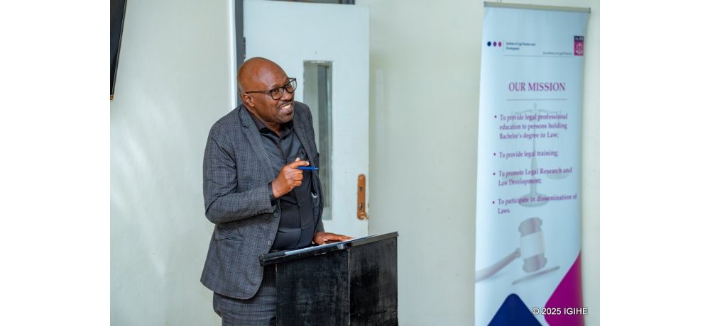 Umuyobozi w’ishami ryigisha amategeko muri Kaminuza ya Mount Kigali, Me Nsengiyumva Yussuf, yavuze ko ari byiza ko abanyeshuri baganirizwa n’inararibonye mu byo biga