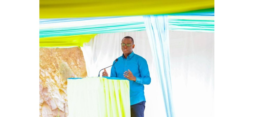 Minisitiri by’Ubutegetsi bw’Igihugu, Habimana Dominique, yijeje abahinga umuceri i Kirehe na Ngoma ko agiye gukurikirana ibibazo bagaragaje birimo icy’umwenda baberewemo wa miliyoni 64 Frw