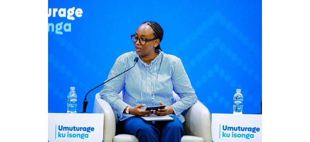 Umuyobozi Mukuru ushinzwe Ishoramari mu Rwego rw’Igihugu rw’Iterambere, RDB, Michelle Umurungi, yavuze ko hari amahirwe menshi y’ishoramari ari mu turere atabyazwa umusaruro uko bikwiriye. Yatanze urugero ku Karere ka Nyaruguru karimo ubukerarugendo nyobokamana ariko ko nta kindi gikorwa kibuherekeza