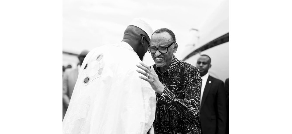 Perezida Kagame aramukanya na mugenzi we wa Guinée, Mamady Doumbouya