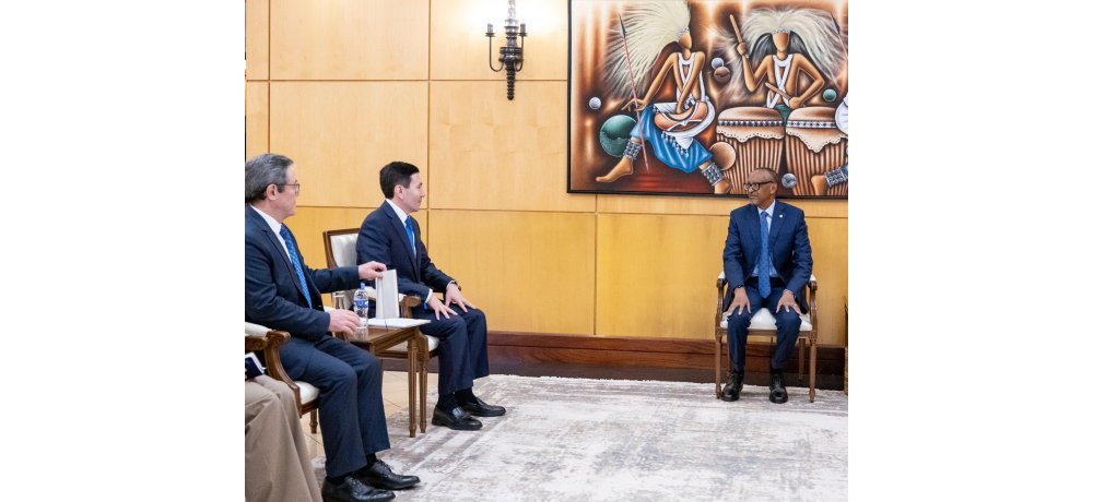 Perezida Kagame yaganiriye n’abo mu Kigo cy’Ubwiteganyirize cya Kazakhstan, Samruk-Kazyna, ibijyanye no guteza imbere amabuye y’agaciro