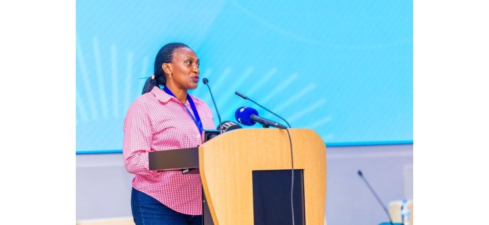 Guverineri w’Intara y’Amajyepfo, Kayitesi Alice, yavuze ko bagiye kuzamura ibipimo by’imibereho myiza  y’abaturage, barushaho kubategura muri gahunda bagiye gukorerwa