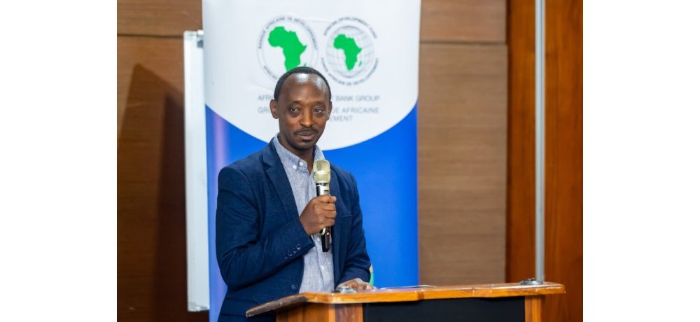 Umuyobozi ushinzwe Igenamigambi muri Minisiteri y’Ibikorwaremezo, Emmanuel Nuwamanya, yashimye uruhare iyi banki ikomeje kugira mu iterambere ry’Abanyarwanda binyuze mu mishinga itera inkunga