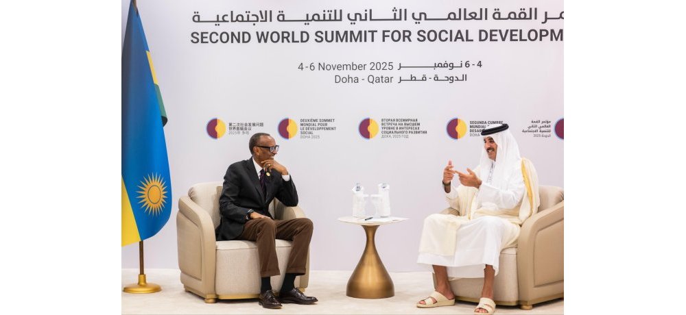 Perezida Kagame yagiranye ibiganiro na Emir wa Qatar 