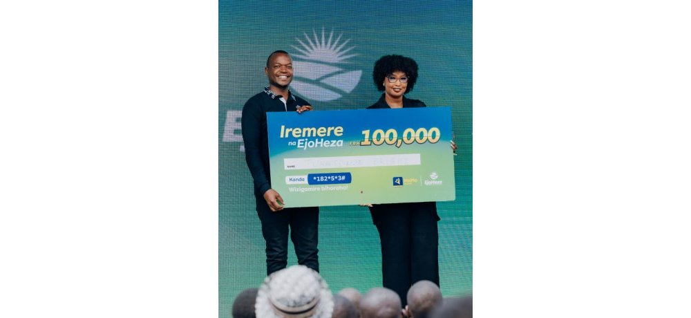 Turatsinze Bright wabaye umunyamakuru wa RBA ari mu bahembwe kubera kwitabira iki gikorwa cyo kwiteganyiriza muri EjoHeza