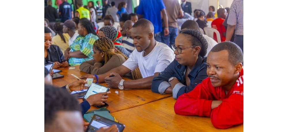 Umuyobozi Mukuru wungirije w’Umujyi wa Kigali ushinzwe imibereho myiza, Urujeni Martine, yitabiriye igikorwa cyo kwemeza imyirondoro ye