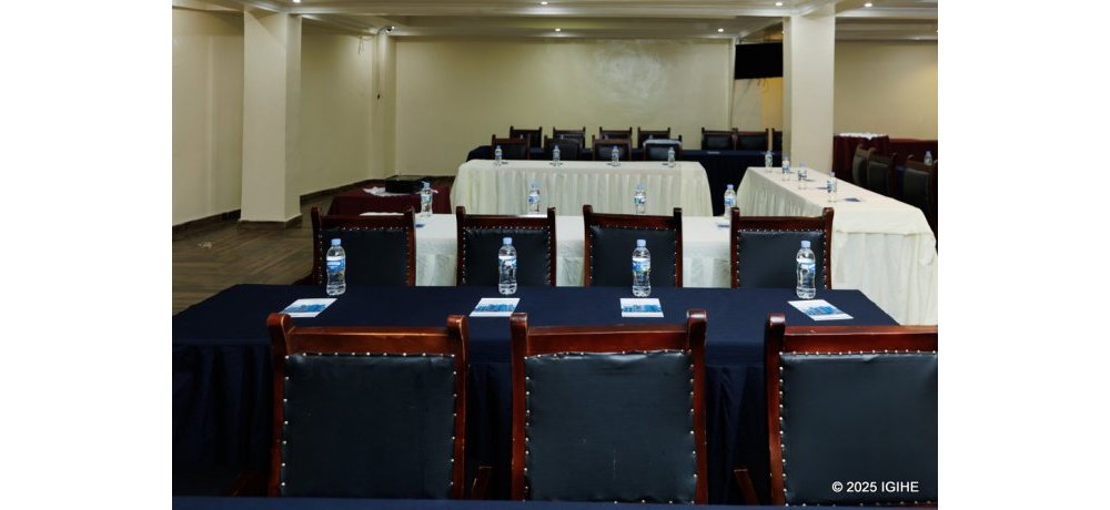 Kimwe mu byumba byo gukoreramo inama muri Great Hotel Kiyovu