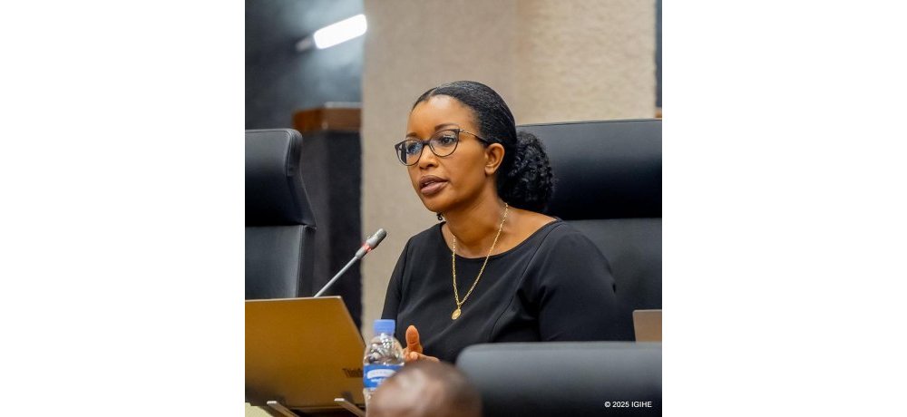 Depite Muzana Alice ubwo yabazaga ikibazo ku itegeko rishya rigenga imikoreshereze y’umuhanda mu Rwanda