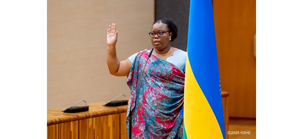 Dr. Uwituze Solange yarahiriye kuba Umunyabanga wa Leta muri Minisiteri y’Ubuhinzi n’Ubworozi