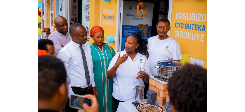 Abakozi ba Biomasster basobanura imikorere y’amashyiga bakora
